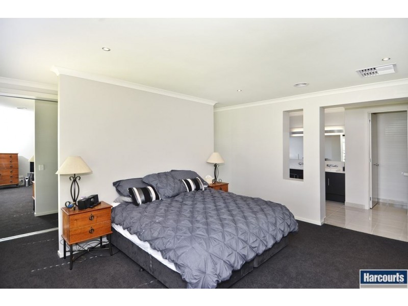 8 Newhaven Avenue, St Albans Park VIC 3219