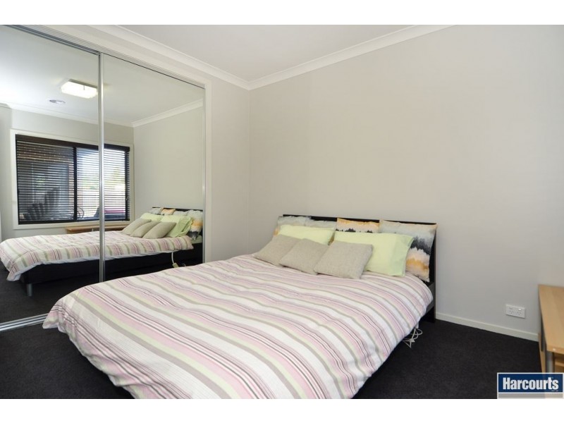 8 Newhaven Avenue, St Albans Park VIC 3219