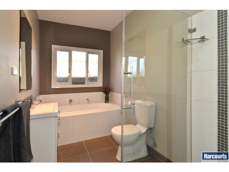 6 Wilsons Rd, Newcomb VIC 3219