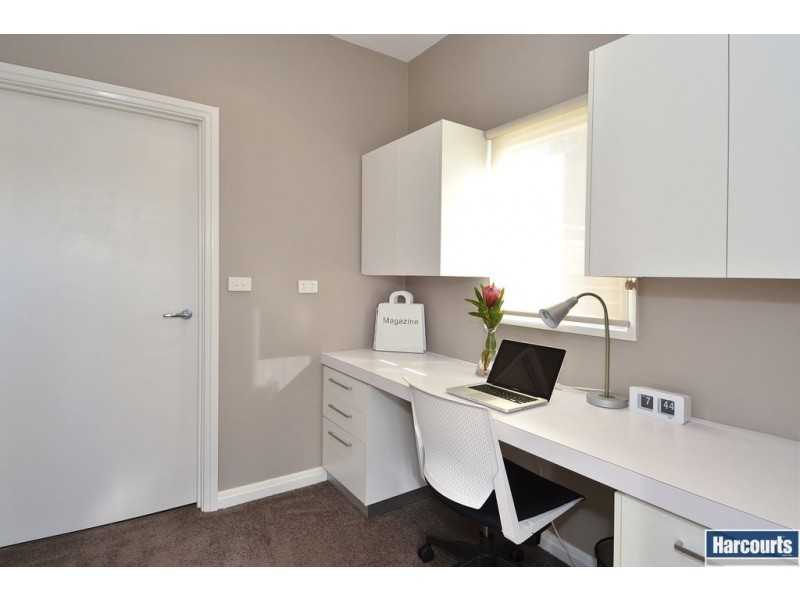 6 Wilsons Rd, Newcomb VIC 3219