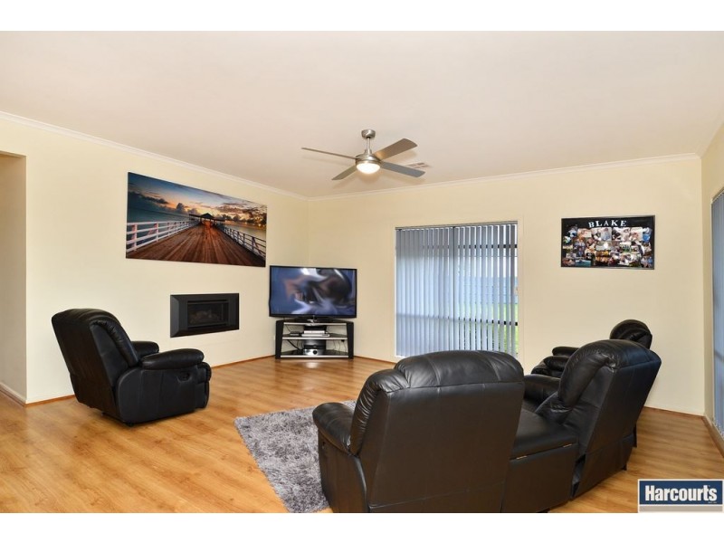 10-11 Cedarwood Crt, St Albans Park VIC 3219