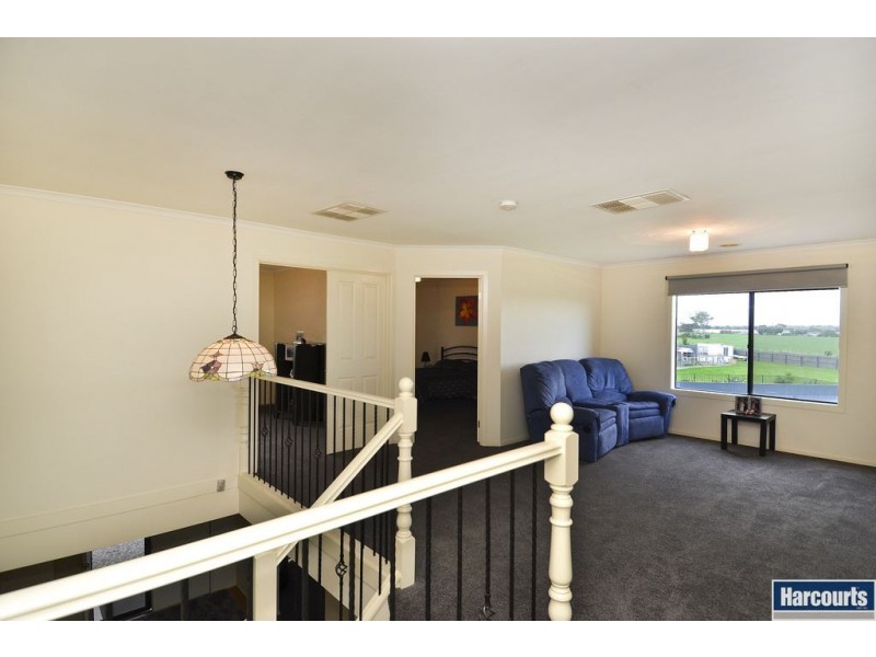 10-11 Cedarwood Crt, St Albans Park VIC 3219