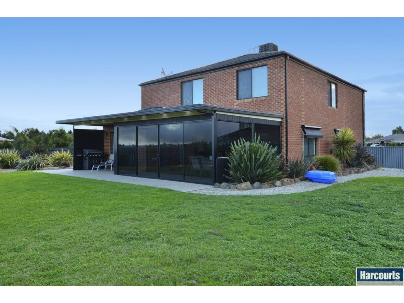 10-11 Cedarwood Crt, St Albans Park VIC 3219