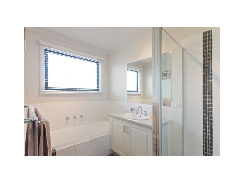 3/29 Vista Rd, Newtown VIC 3220