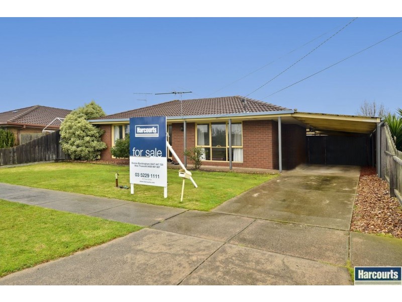 13 Aldershot Rd, St Albans Park VIC 3219