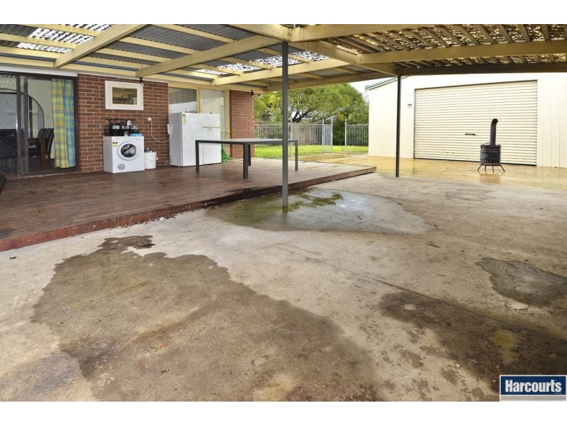 13 Aldershot Rd, St Albans Park VIC 3219