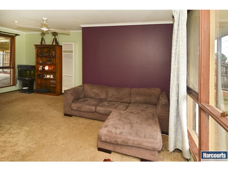 13 Aldershot Rd, St Albans Park VIC 3219