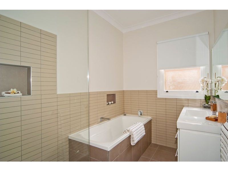 1/7 Lancaster Avenue, Newcomb VIC 3219