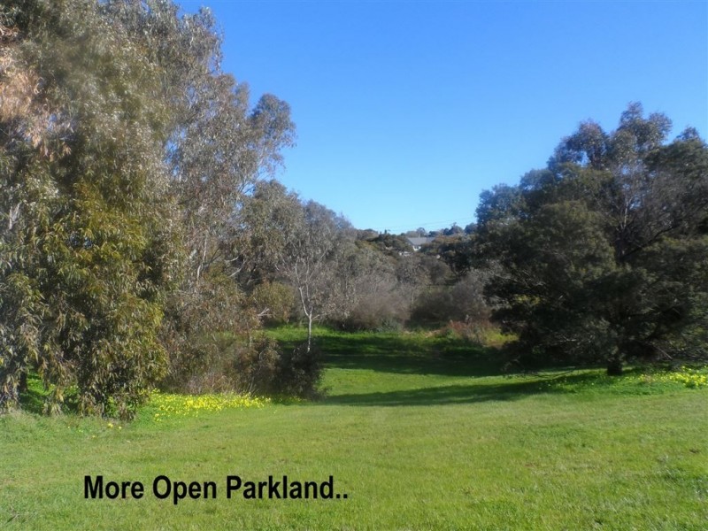 32 Pepperdine Way, Highton VIC 3216