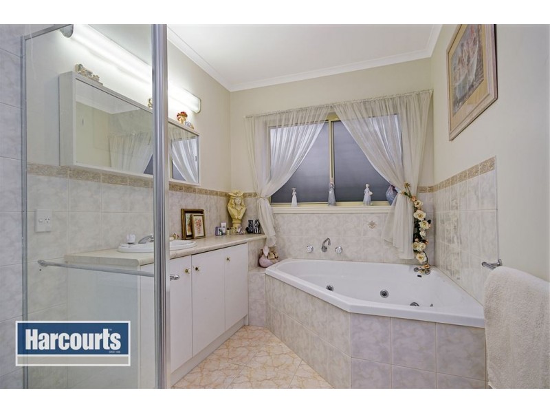 6-8 Freeman Crt, St Albans Park VIC 3219