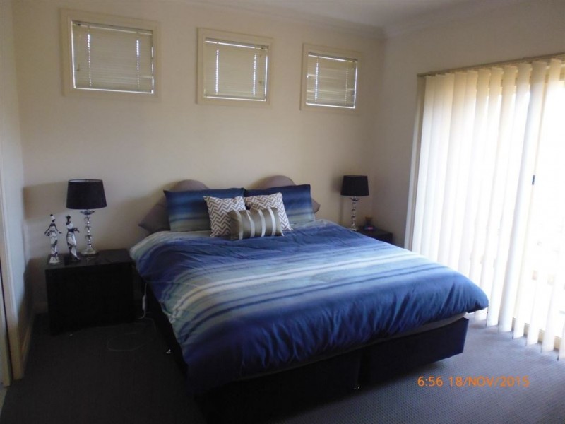 16 Thwaites Close, Highton VIC 3216