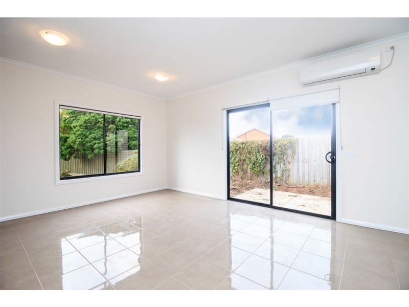 3/7 Saturn St, Newcomb VIC 3219