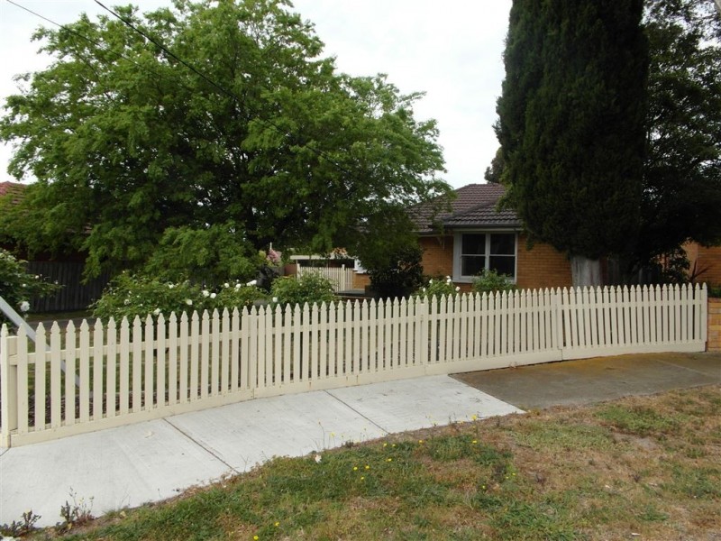 1 Strickland Avenue, Highton VIC 3216