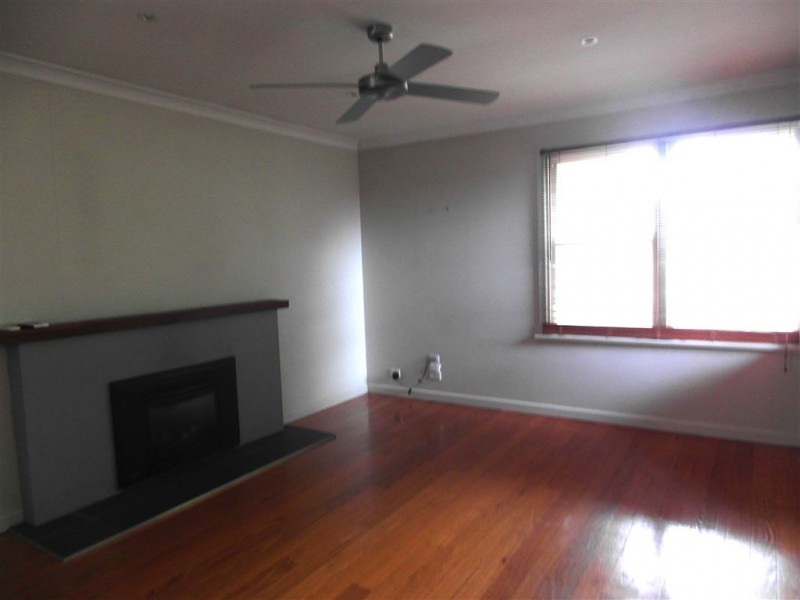 1 Strickland Avenue, Highton VIC 3216