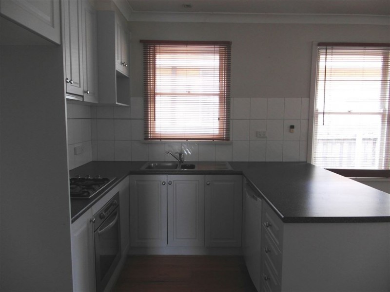 1 Strickland Avenue, Highton VIC 3216