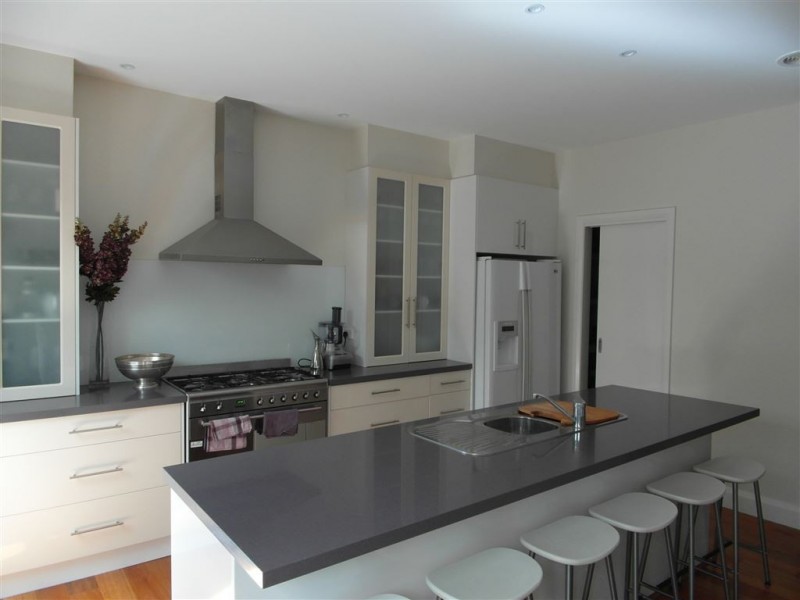 3 Ormskirk St, Newtown VIC 3220
