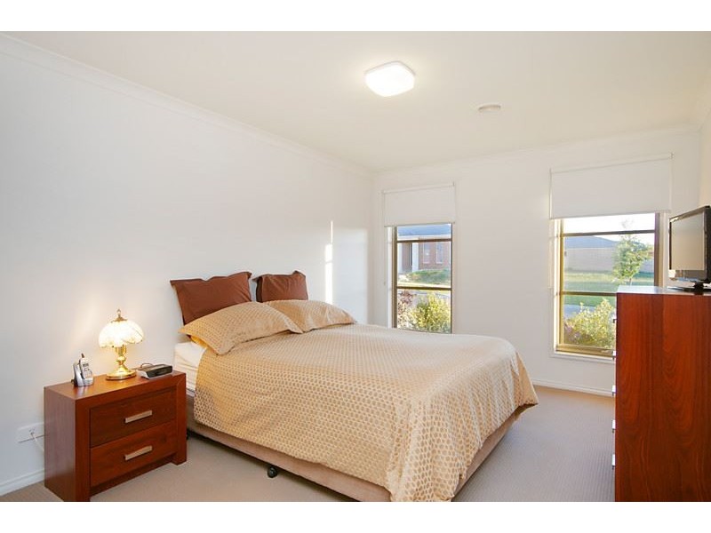 13 Shoaling Drive, Leopold VIC 3224