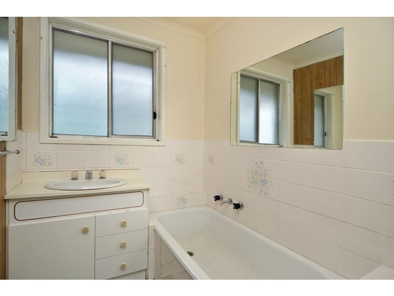 24 Ranger Crt, Whittington VIC 3219