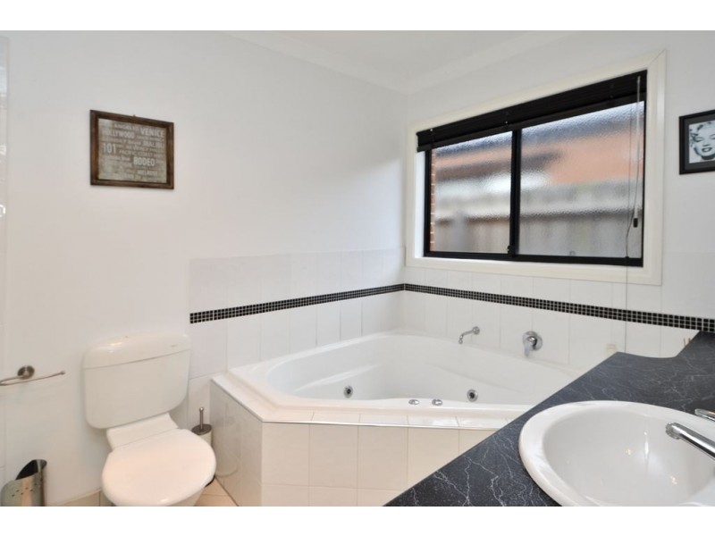 1-7 Pinot St, Waurn Ponds VIC 3216