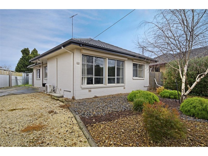 12 Saturn Street, Newcomb VIC 3219