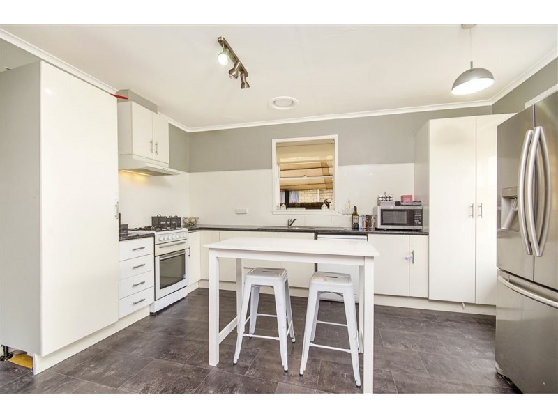 12 Saturn Street, Newcomb VIC 3219