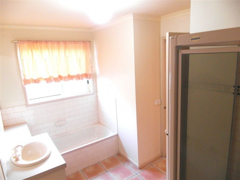 4 Banksia Place, Grovedale VIC 3216