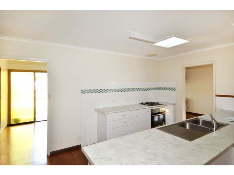 13 Durran St, St Albans Park VIC 3219