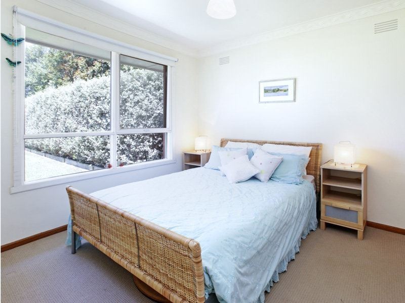 24 Watsons Road, Newcomb VIC 3219