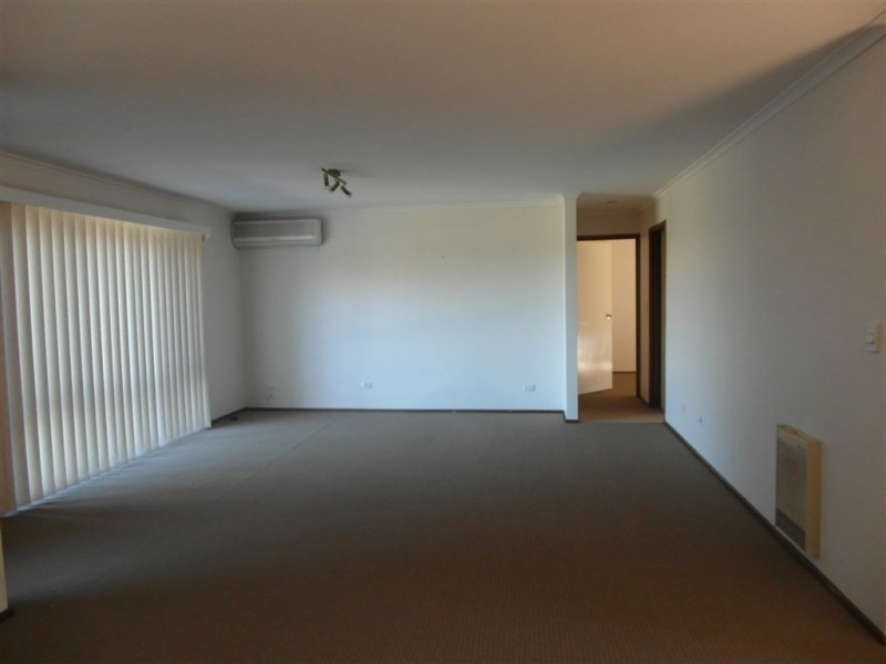 2/24 Kensington Road, Leopold VIC 3224