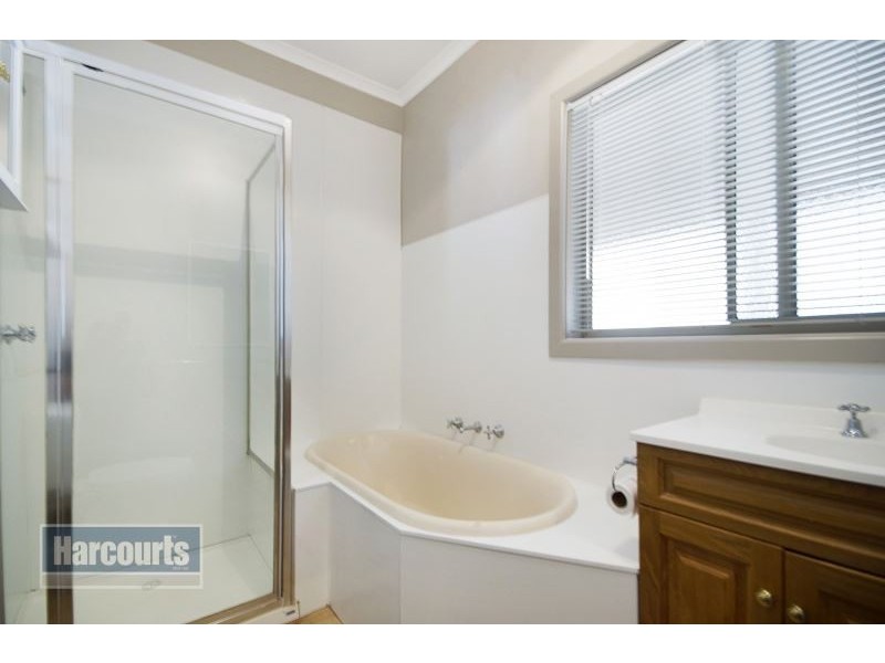 11 Charlotte Avenue, Newcomb VIC 3219