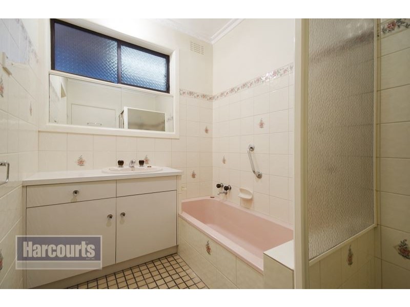 1 Bennett Street, Highton VIC 3216