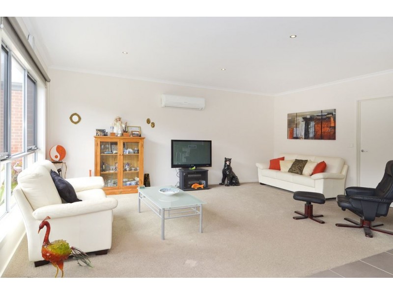1/15 Trenton Parade, St Albans Park VIC 3219
