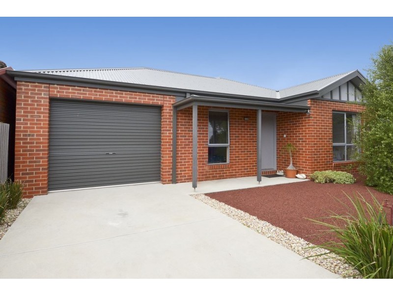 1/15 Trenton Parade, St Albans Park VIC 3219