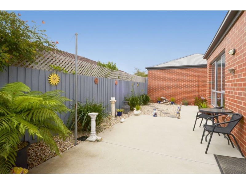 1/15 Trenton Parade, St Albans Park VIC 3219