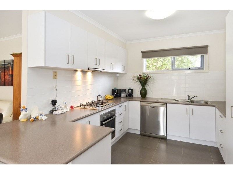 1/15 Trenton Parade, St Albans Park VIC 3219