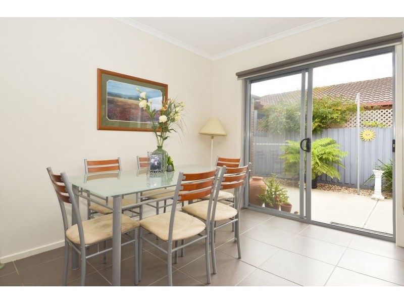 1/15 Trenton Parade, St Albans Park VIC 3219