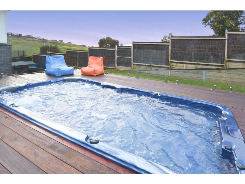 18 Valencay Avenue, Highton VIC 3216