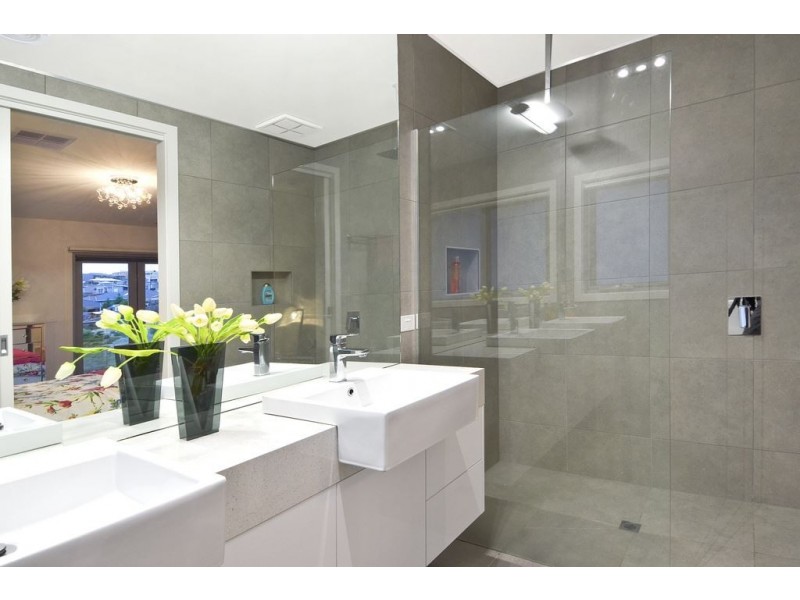 18 Valencay Avenue, Highton VIC 3216