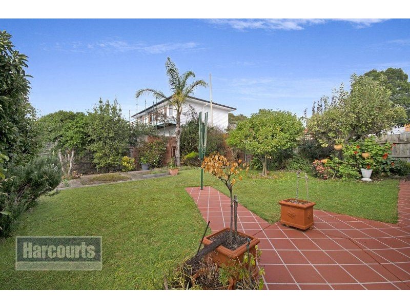 1 Bennett Street, Highton VIC 3216