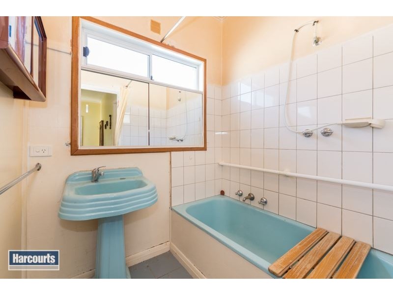 6 Poplar Street, Newcomb VIC 3219