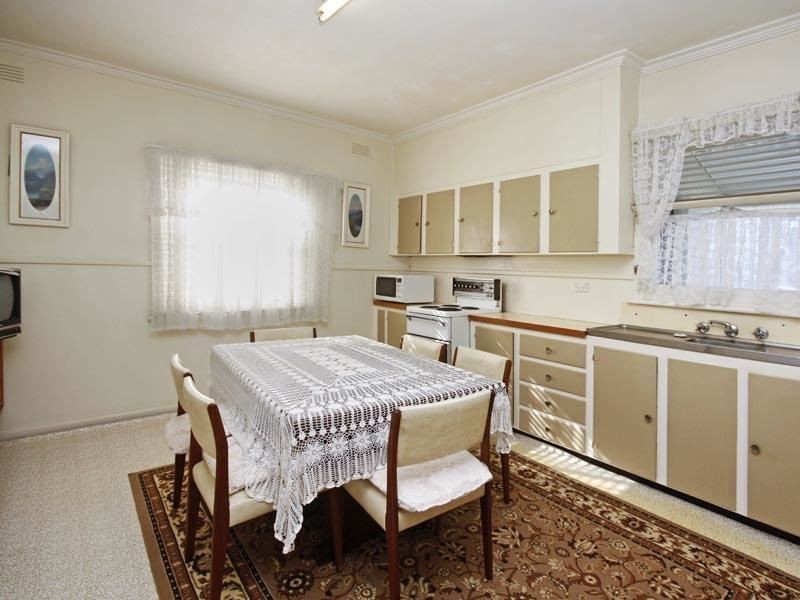 25 Bayview Parade, Hamlyn Heights VIC 3215