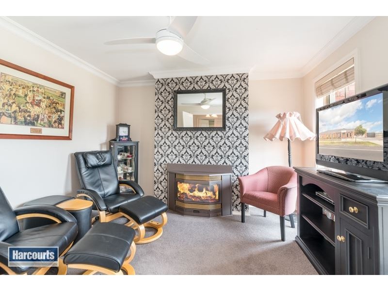 1 Newhaven Avenue, St Albans Park VIC 3219