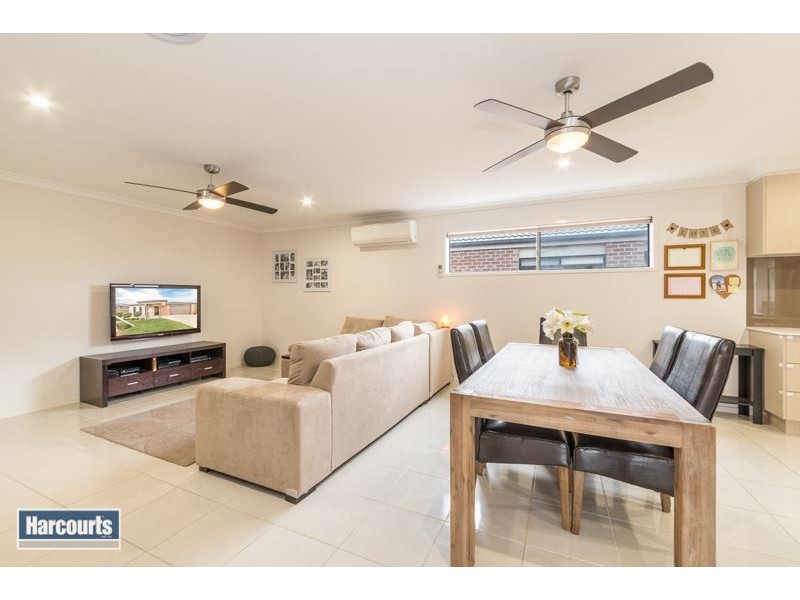 11 Yeoman Crescent, Leopold VIC 3224