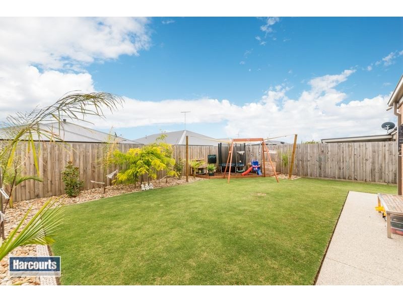 11 Yeoman Crescent, Leopold VIC 3224