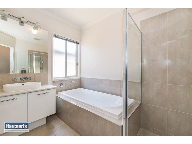 17 Barney Grove, Leopold VIC 3224
