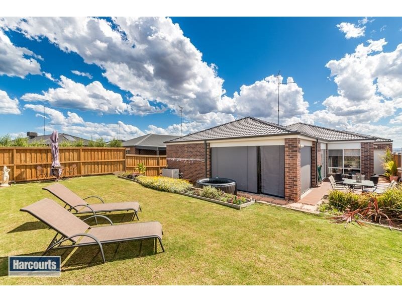 17 Barney Grove, Leopold VIC 3224