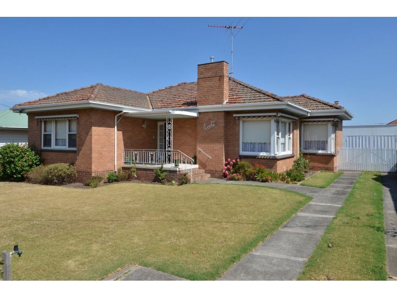 8 Bellarine Highway, Newcomb VIC 3219