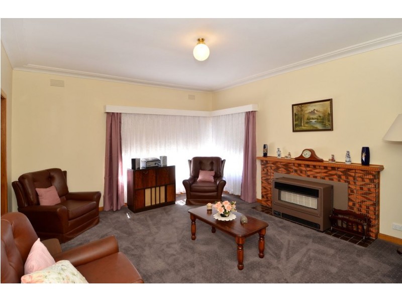 8 Bellarine Highway, Newcomb VIC 3219