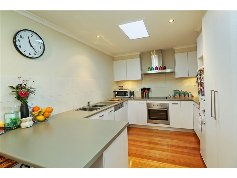 2/70 Wilsons Road, Newcomb VIC 3219