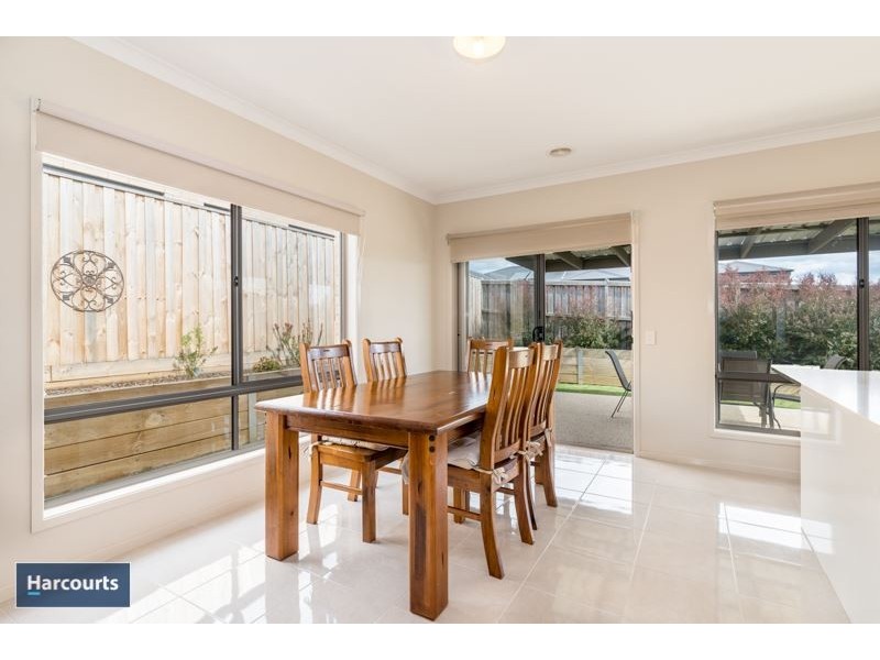 16 Shoaling Drive, Leopold VIC 3224